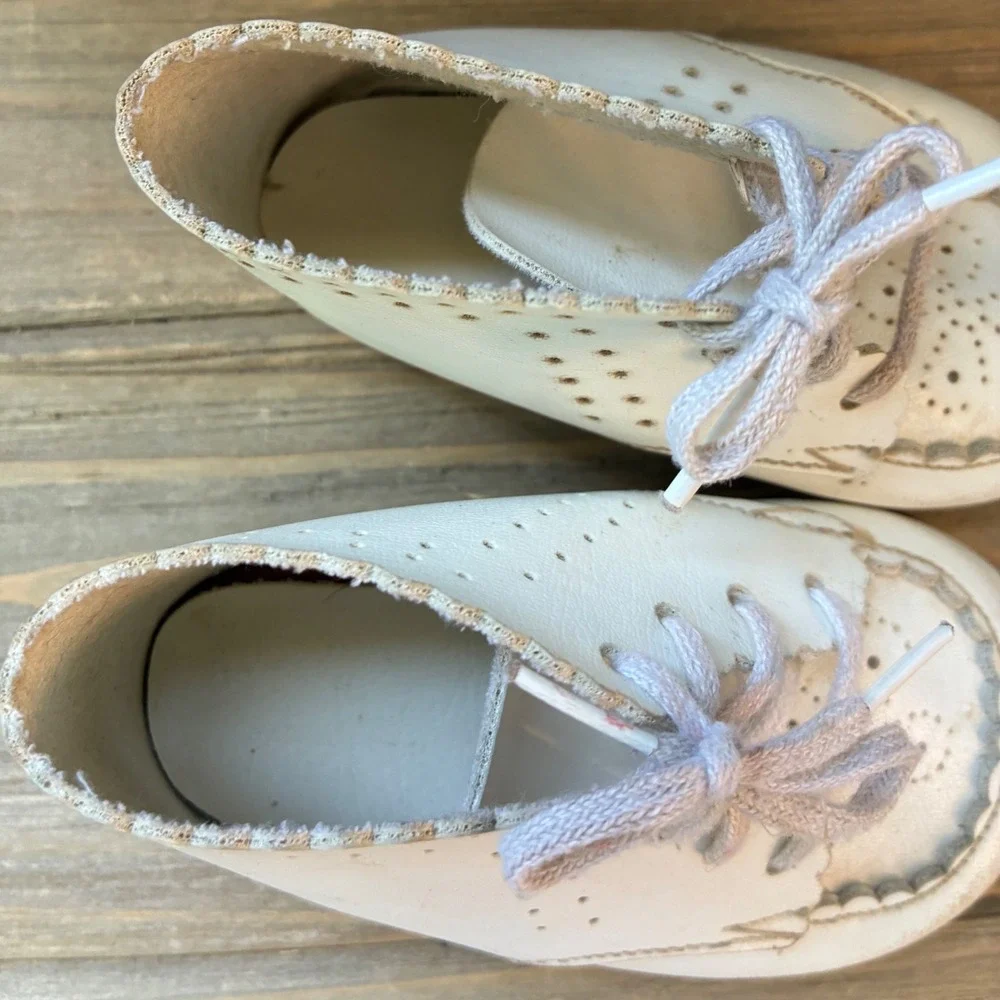 Vintage Baby Walker Shoes Leather Brogue Scalloped Infant‎ White Good